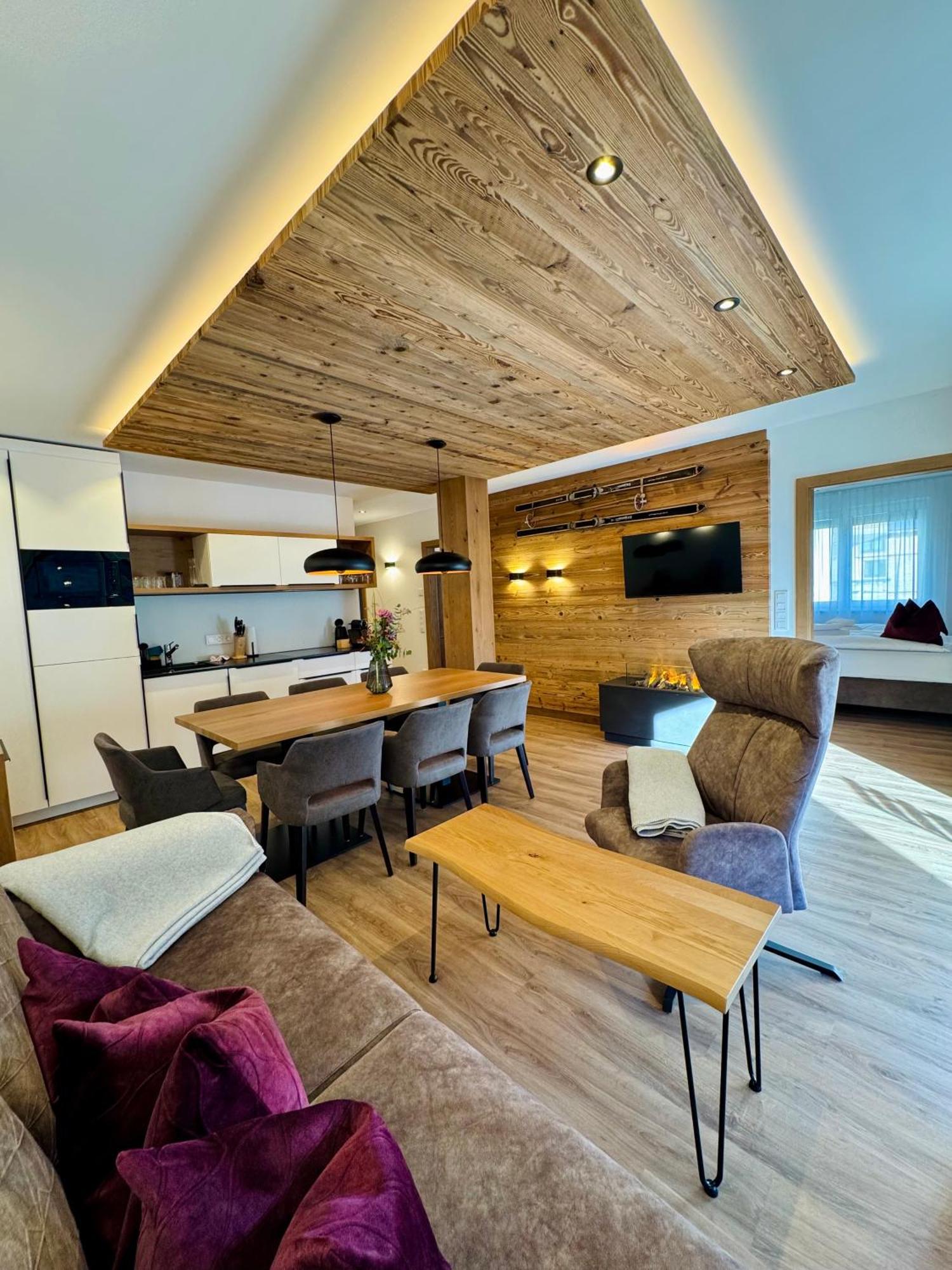 Alpenstolz Damuels Haus 4 - Stilvoll Urlauben In Den Bergen Lejlighed Eksteriør billede